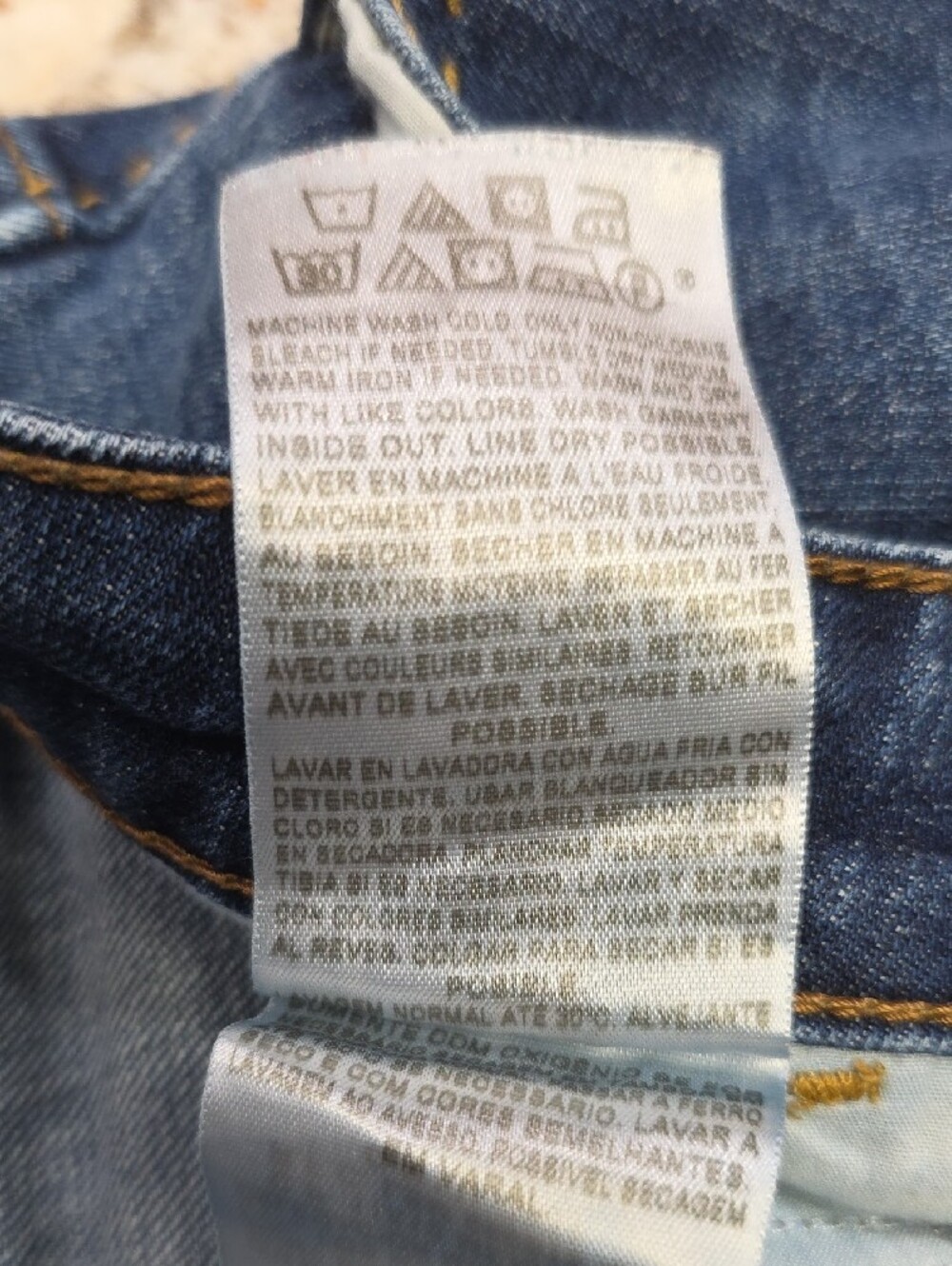 Vintage Levi's Y2K 590 Bootcut In Medium Wash Denim with Gold Stitching - Picture 12 of 14